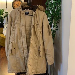 Women’s American Eagle Medium Faux Fur Coat